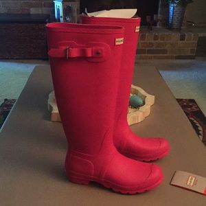 New hunter rain tall boots hot pink